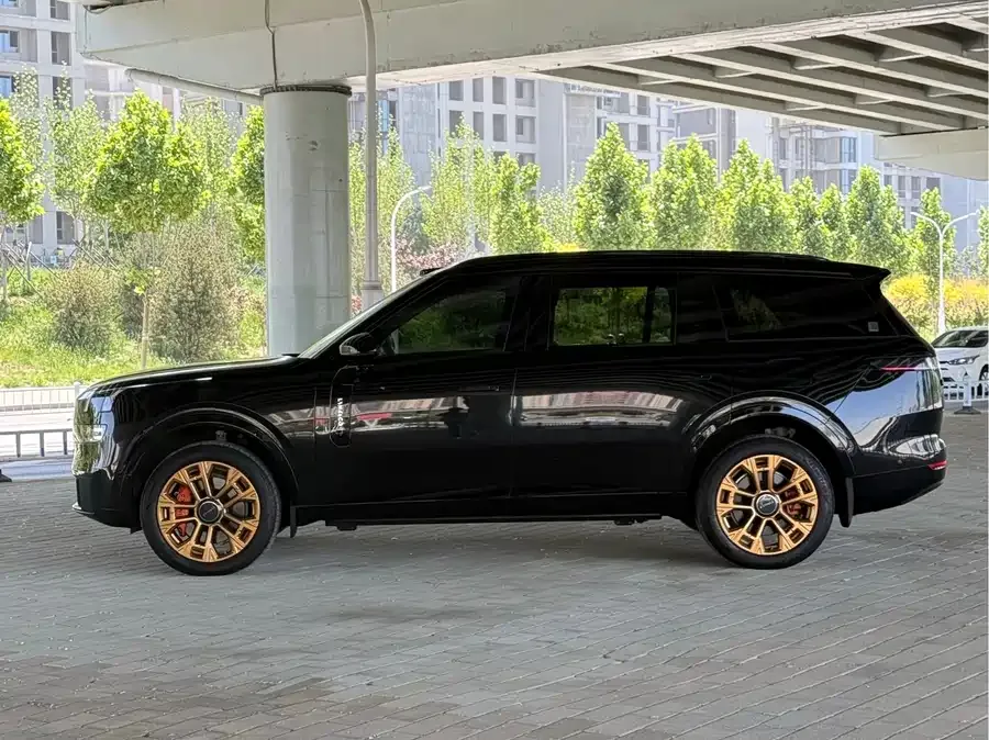 Lynk & Co 900 Lynk & Co 900 2025 1.5T Ultra 6-seater 2025 — миниатюра 2