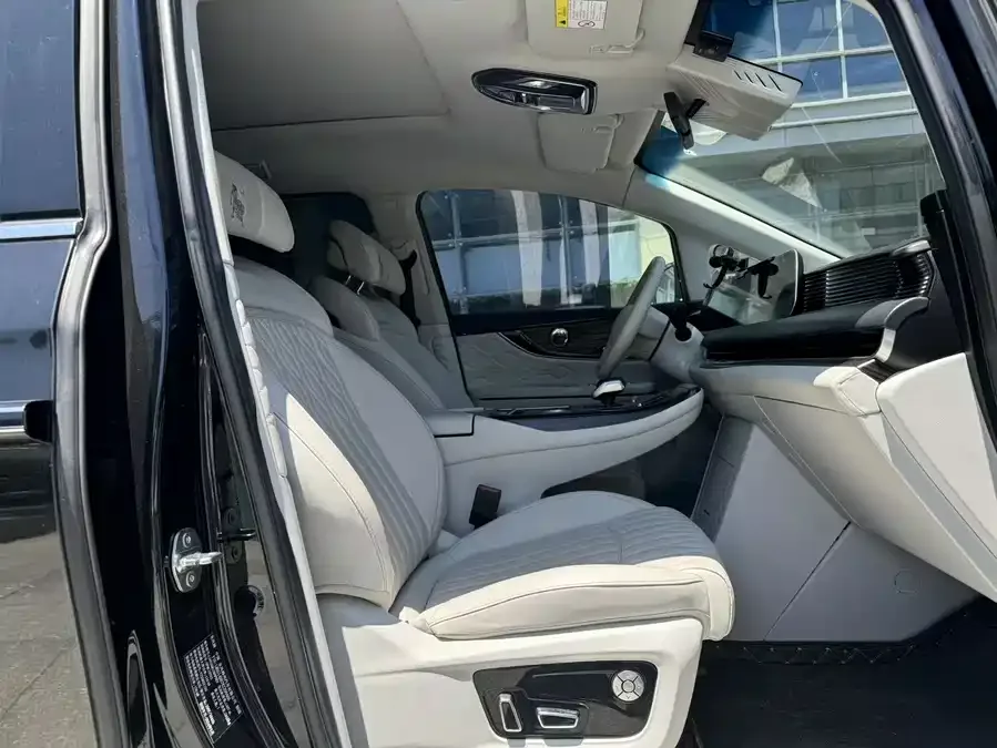 Dongfeng Xinghai V9 Xinghai V9 2024 1.5TD 200km Chinese Knot Series Premium Edition 2024 — миниатюра 3