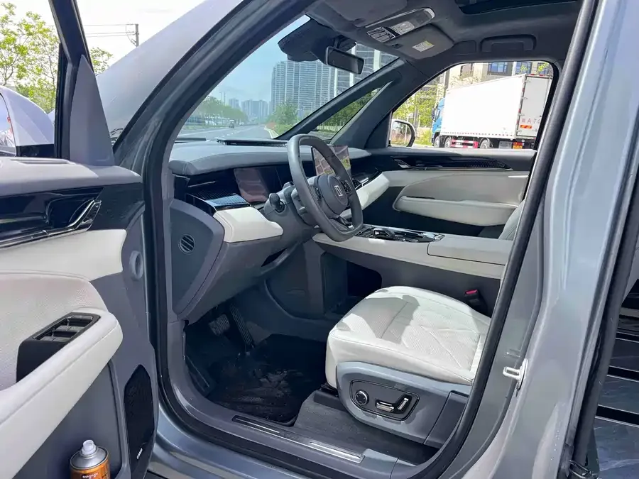 Zeekr 009 Zeekr 009 2024 seven-seat aisle version four-wheel drive 108kWh 2024 — миниатюра 4