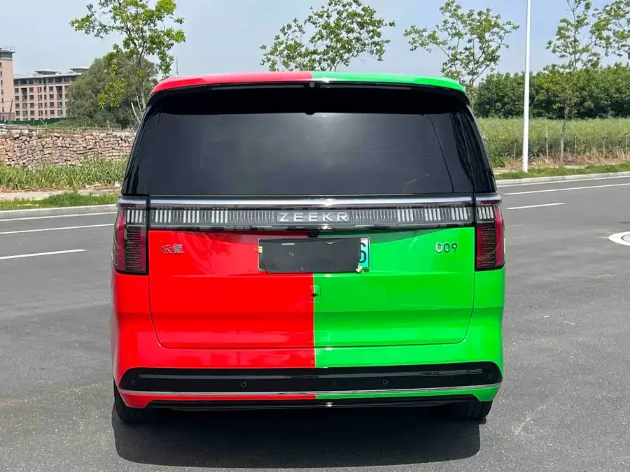 Zeekr 009 Zeekr 009 2024 seven-seat aisle version four-wheel drive 108kWh 2024 — миниатюра 5