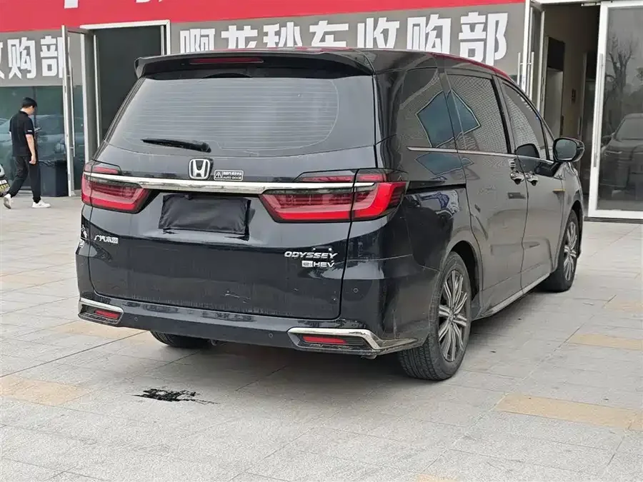Honda Odyssey 2022 Odyssey 2.0L e:HEV Elite Enjoy Edition 2022 — миниатюра 3