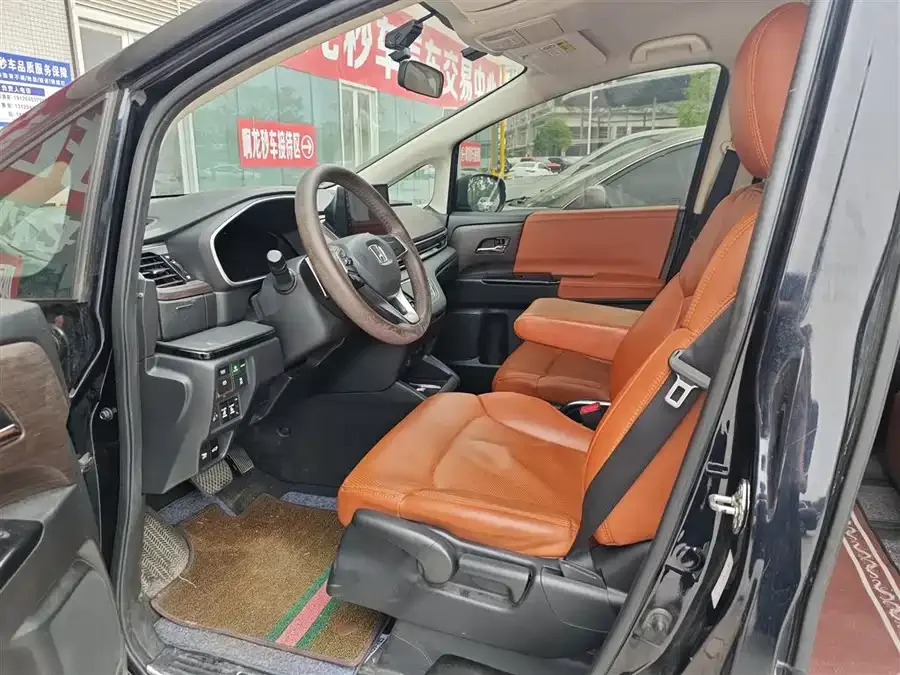 Honda Odyssey 2022 Odyssey 2.0L e:HEV Elite Enjoy Edition 2022 — миниатюра 4