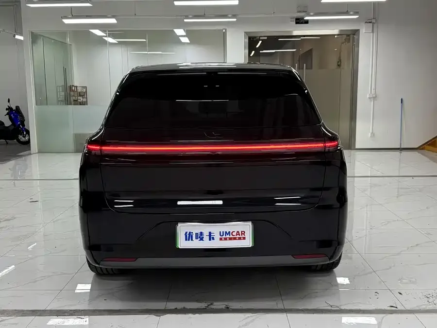 Li Xiang L6 Ideal L6 2025 Max Smart Renewal Edition 2025 — миниатюра 2