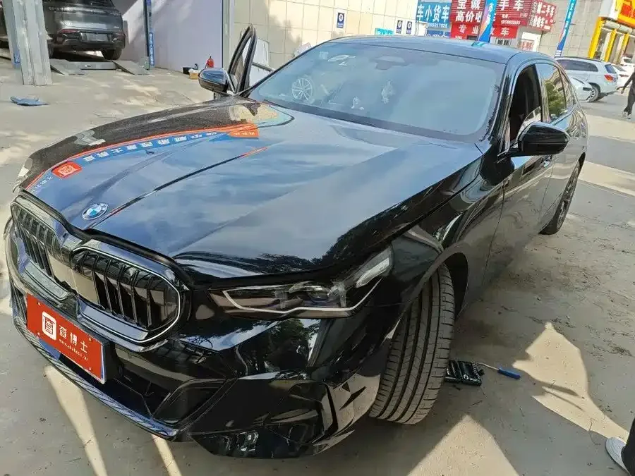 BMW 5 Series 2025
