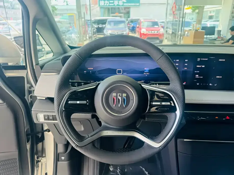 Buick GL8 2025 Lu Zun Zhixiang Edition 2024 — миниатюра 4