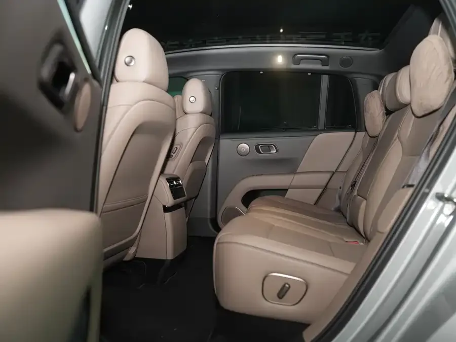 Li Auto i6 Ideal i6 2025 two-wheel drive standard version 2025 — миниатюра 4