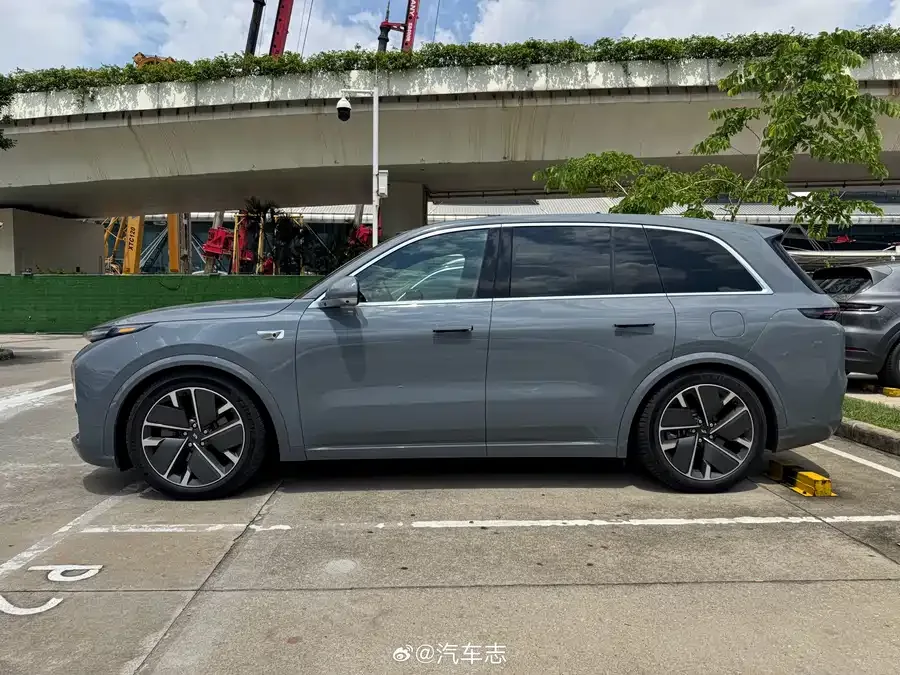 Li Xiang L7 Ideal L7 2025 Max Smart Renewal Edition 2025 — миниатюра 2