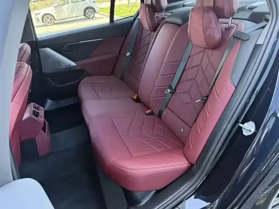 BMW 5 Series BMW 5 Series 2024 530Li Leading M Sports Package 2024 — миниатюра 3