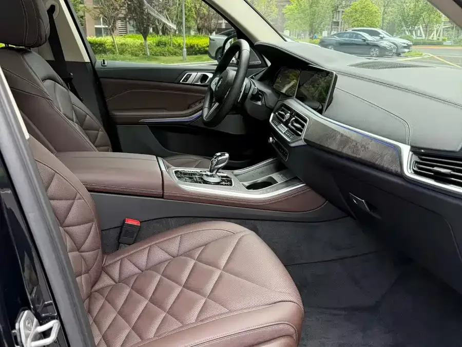 BMW X5 2022 xDrive 30Li Exclusive M Sport Package 2023 — миниатюра 2