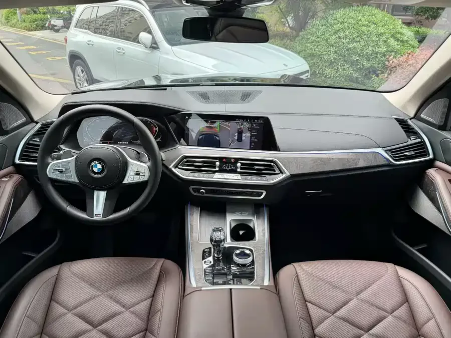BMW X5 2022 xDrive 30Li Exclusive M Sport Package 2023 — миниатюра 4