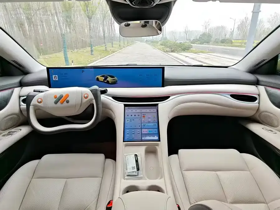 Zhiji L6 Zhiji L6 2024 Max Standard Edition 2024 — миниатюра 2