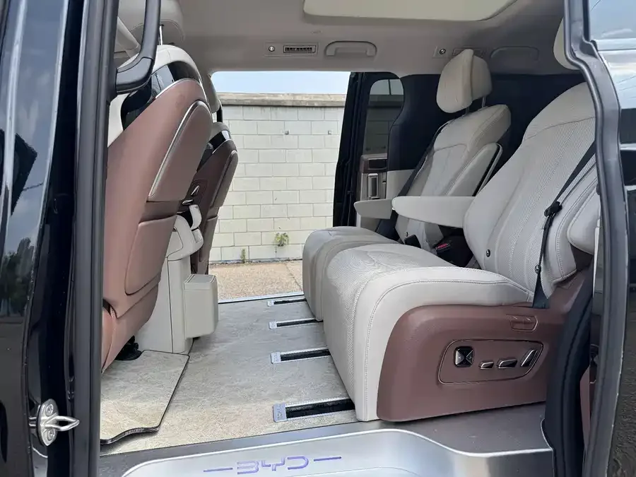 BYD summer Summer 2025 DM-i 1.5T 100km Surpassing Edition 2025 — миниатюра 3