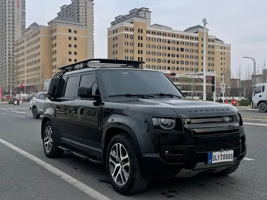 Land Rover guard 2023