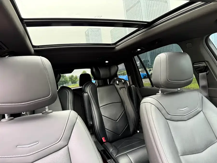 Cadillac XT6 2022 2.0T 6-seat 4WD Premium Edition 2022 — миниатюра 3