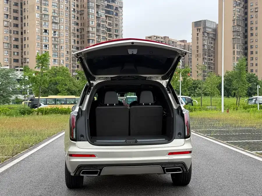 Cadillac XT6 2022 2.0T 6-seat 4WD Premium Edition 2022 — миниатюра 4