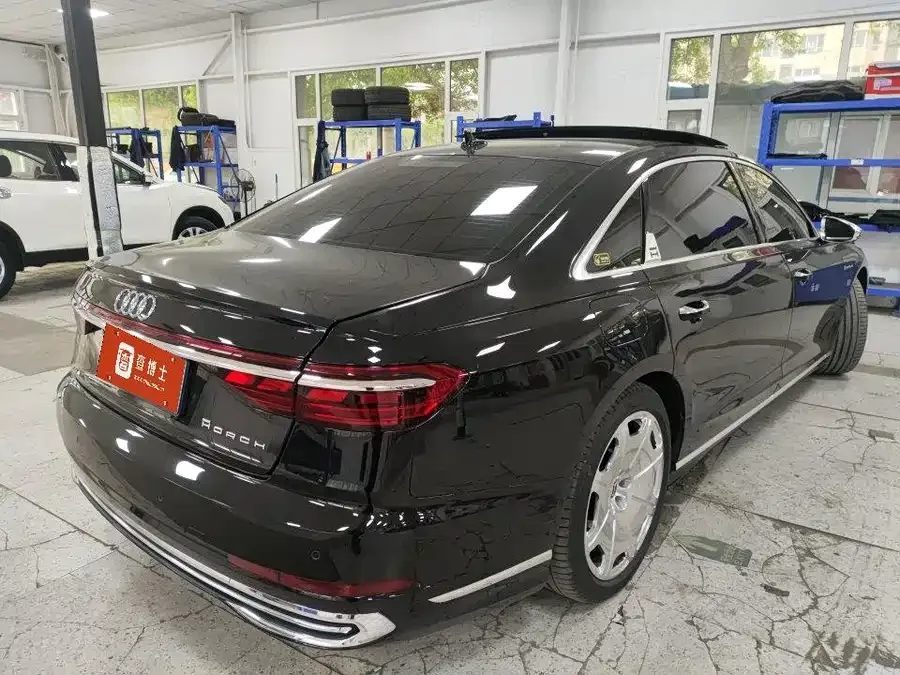 Audi A8 2025 A8L Horch Founder's Edition 55TFSI 2025 — миниатюра 3