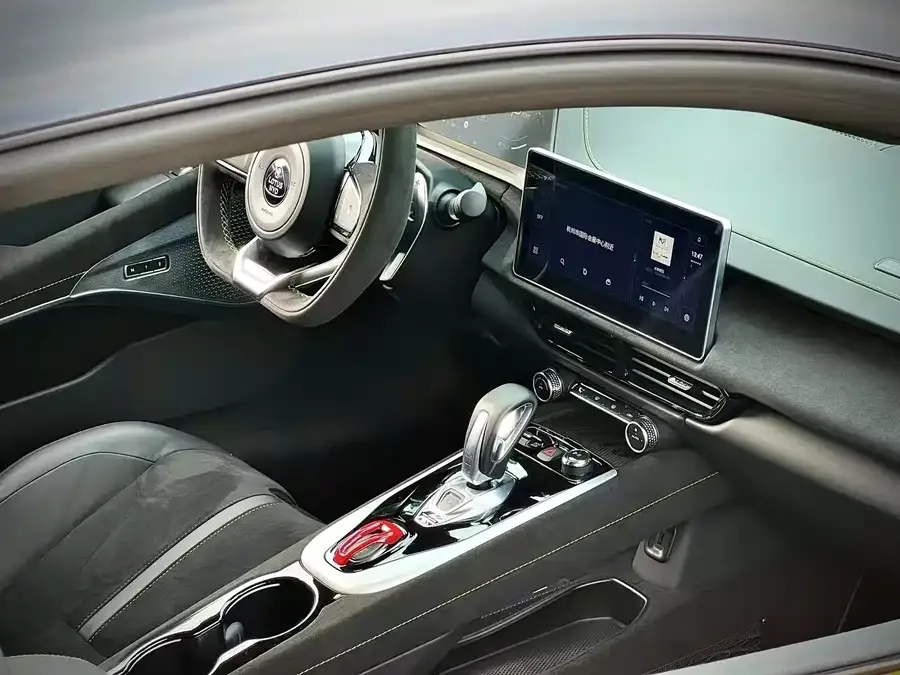 Lotus EMIRA EMIRA 2021 2.0T DCT First Edition 2024 — миниатюра 4