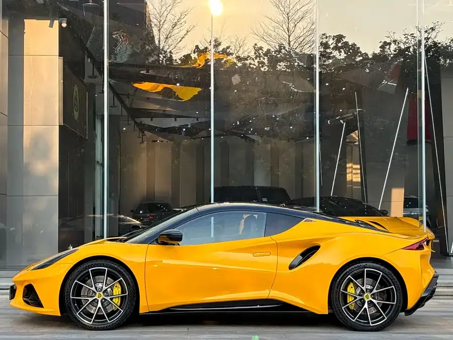 Lotus EMIRA EMIRA 2021 2.0T DCT First Edition 2023 — миниатюра 3