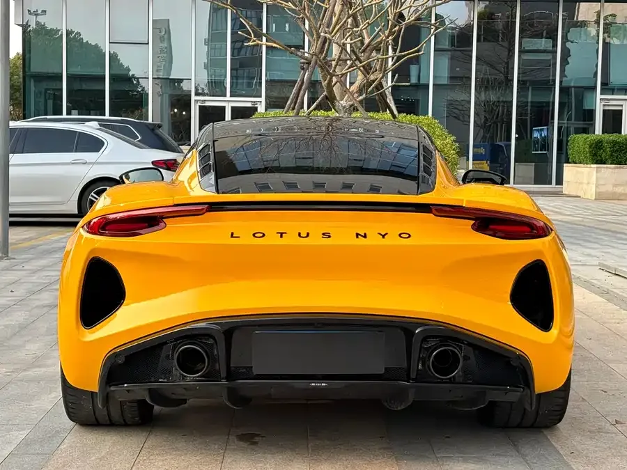 Lotus EMIRA EMIRA 2021 2.0T DCT First Edition 2023 — миниатюра 4