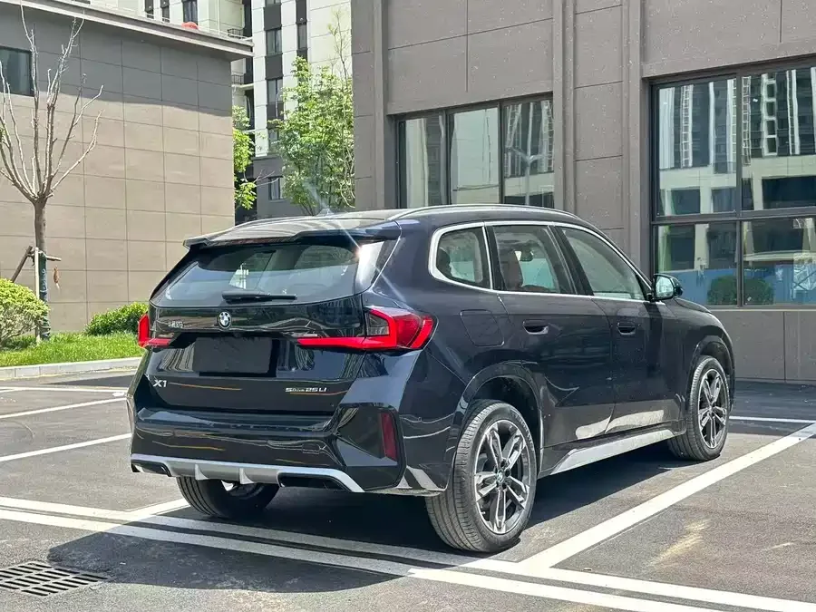 BMW X1 2026 sDrive25Li M Sport Package 2026 — миниатюра 3