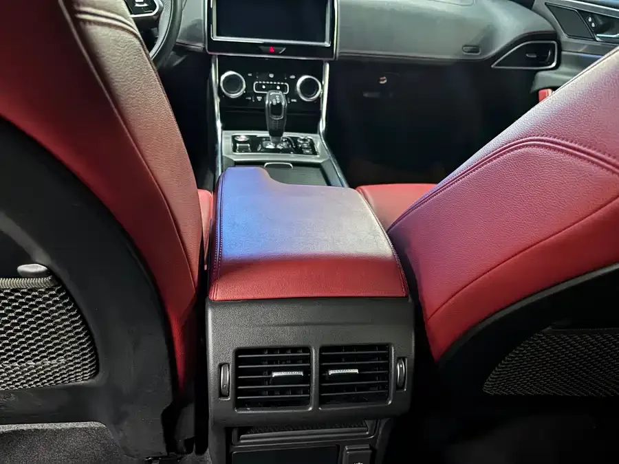Jaguar XEL 2022 2.0T 250PS R-DYNAMIC S aggressive sports version 2022 — миниатюра 3