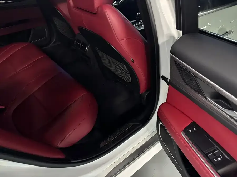 Jaguar XEL 2022 2.0T 250PS R-DYNAMIC S aggressive sports version 2022 — миниатюра 4