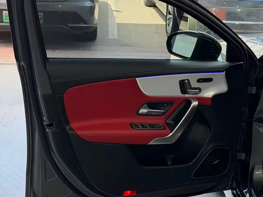 Mercedes-Benz A-Class AMG Mercedes-Benz A-Class AMG (Imported) 2022 AMG A 35 4MATIC 2023 — миниатюра 2