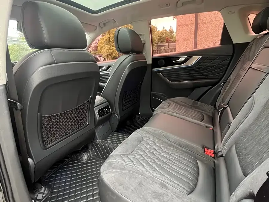 Hongqi HS5 Hongqi HS5 2022 2.0T Zhilian Flagship Edition 2022 — миниатюра 3