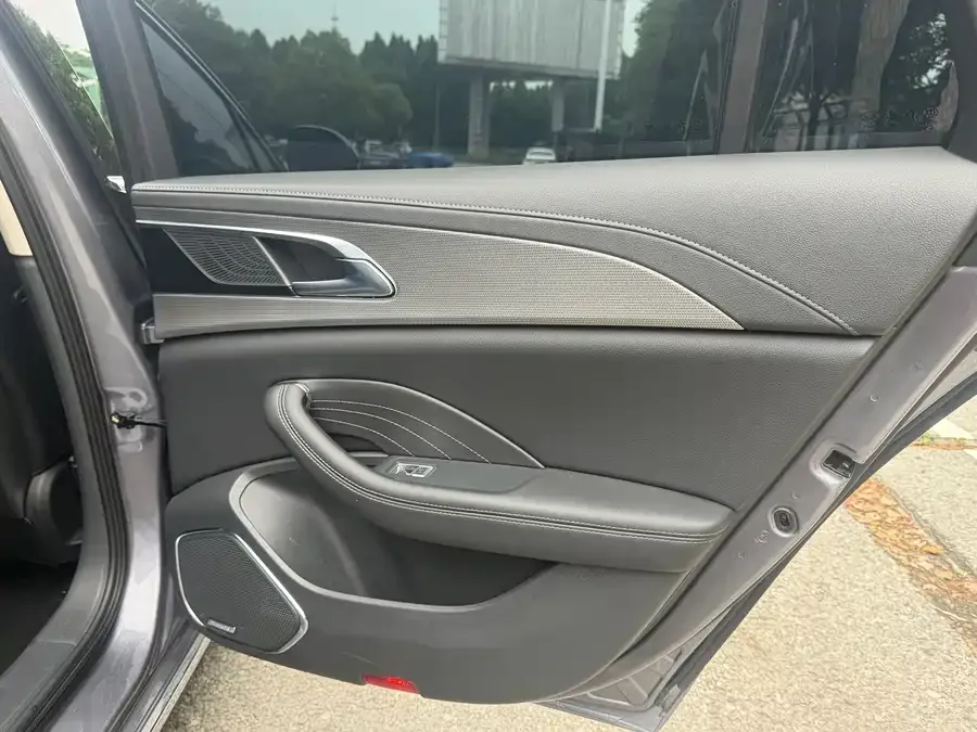 Hongqi H5 Hongqi H5 2023 2.0T Automatic Intelligent Connection Flagship Edition 2023 — миниатюра 3
