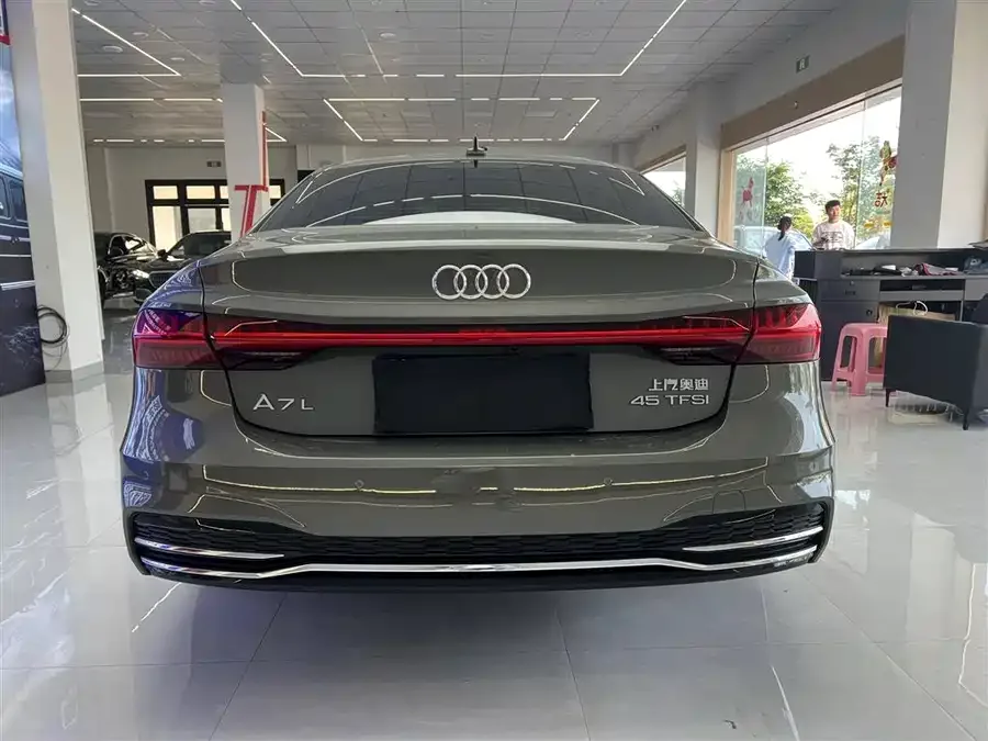 Audi A7L 2025 45 TFSI Luxury Edition 2025 — миниатюра 4