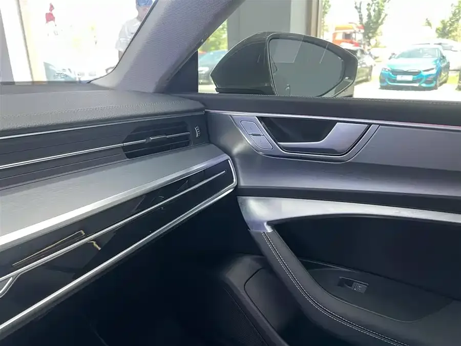 Audi A7L 2025 45 TFSI Luxury Edition 2025 — миниатюра 5
