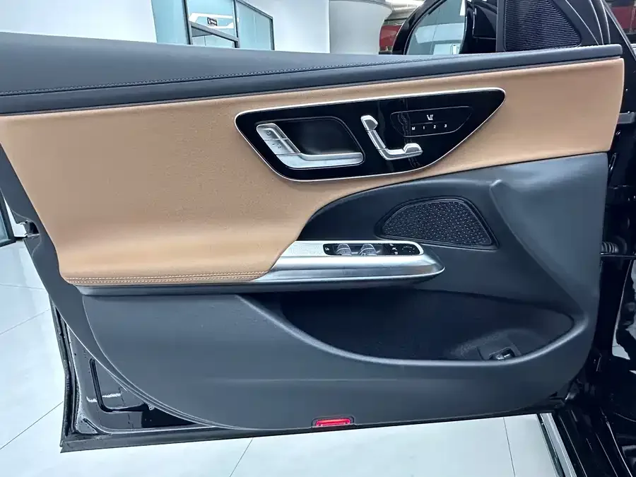 Mercedes-Benz E-Class Mercedes-Benz E-Class (Imported) 2024 E 260 Sports Edition 2026 — миниатюра 4