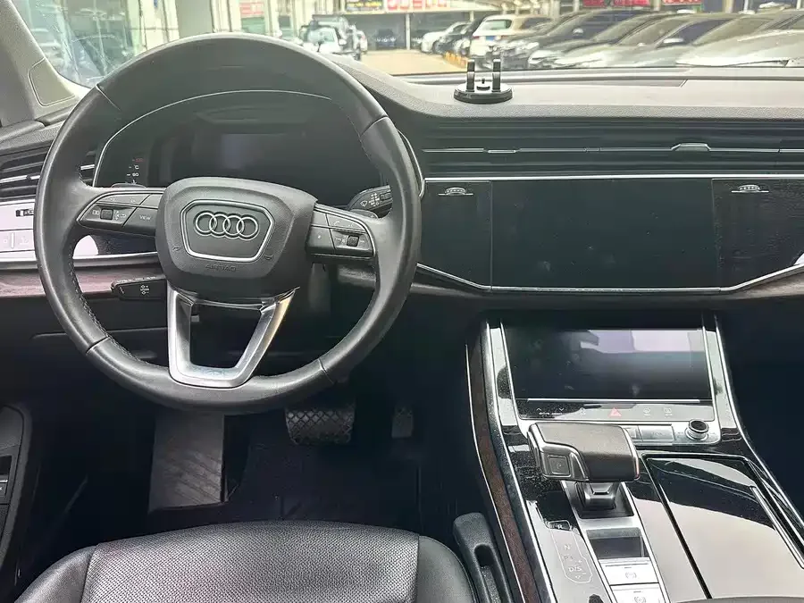 Audi Q7 2022 55 TFSI quattro S line Ice and Snow Sports Edition 2022 — миниатюра 2