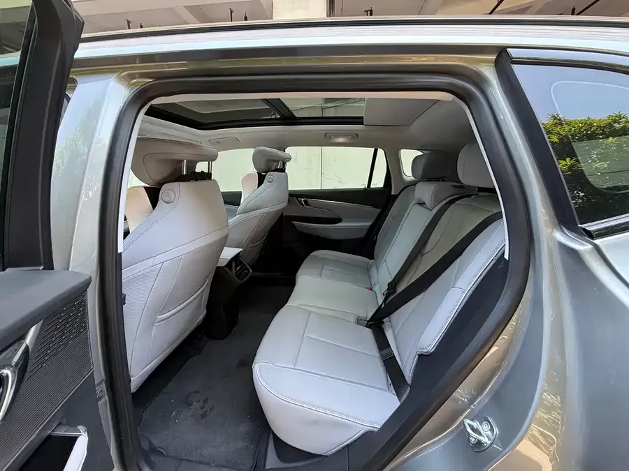 Buick E5 2023 Premium Standard Range Edition 2024 — миниатюра 2