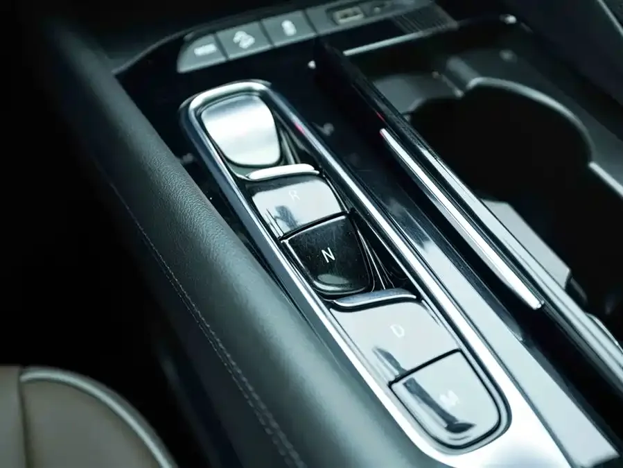 Buick Envision 2022 Angkeqi 652T 4WD flagship model 7 seats 2023 — миниатюра 3
