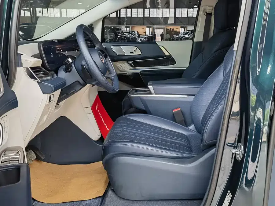 Buick Century Century 2023 2.0T Four-seat Private Edition 2023 — миниатюра 2
