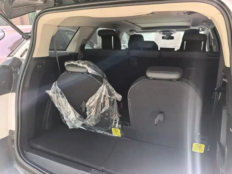 Peugeot 5008 Peugeot 5008 2021 400THP 7-seater strength version 2022 — миниатюра 3