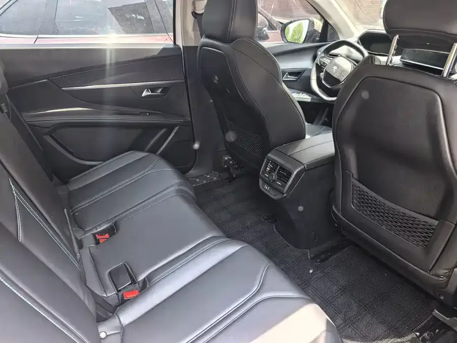 Peugeot 5008 Peugeot 5008 2021 400THP 7-seater strength version 2022 — миниатюра 5