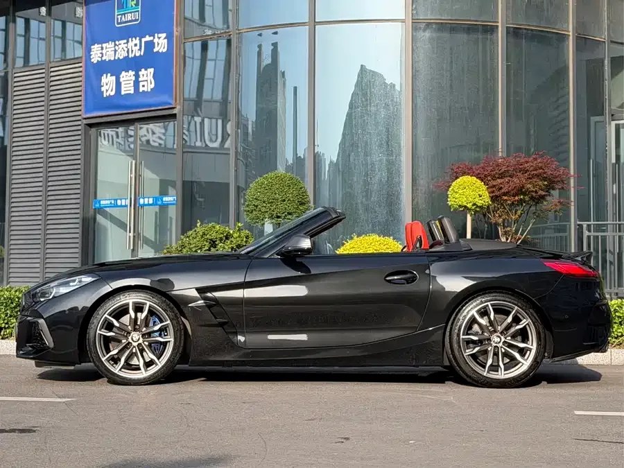 BMW Z4 2022 M40i M Sports Performance Edition 2022 — миниатюра 2