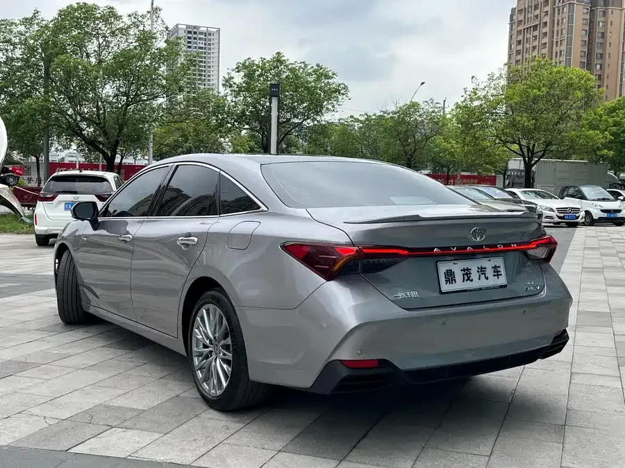 Toyota Avalon 2024 Avalon Hybrid 2.5L XLE Premium Edition 2024 — миниатюра 3