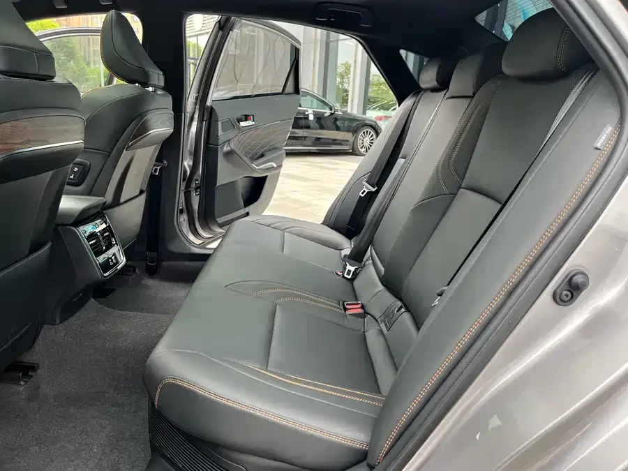 Toyota Avalon 2024 Avalon Hybrid 2.5L XLE Premium Edition 2024 — миниатюра 4