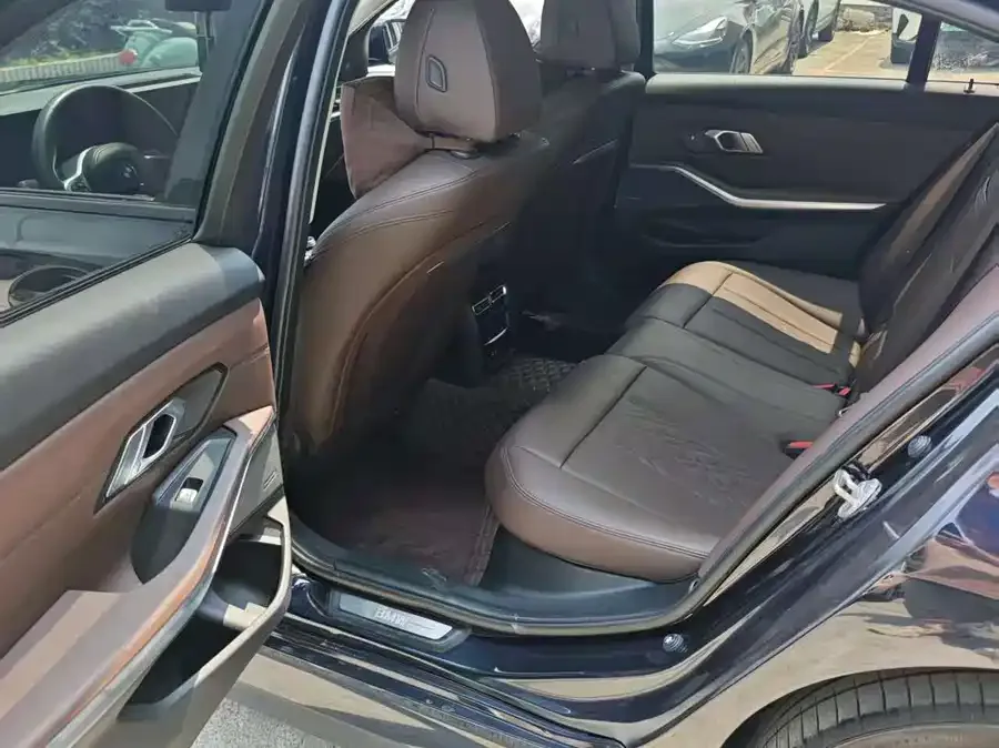 BMW i3 2023 eDrive 40 L Night Sport Package 2023 — миниатюра 4