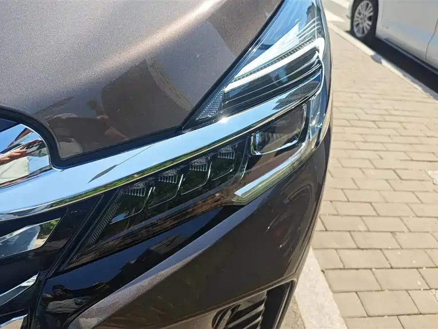 Buick GL8 2023 facelift land business class luxury model 2024 — миниатюра 2