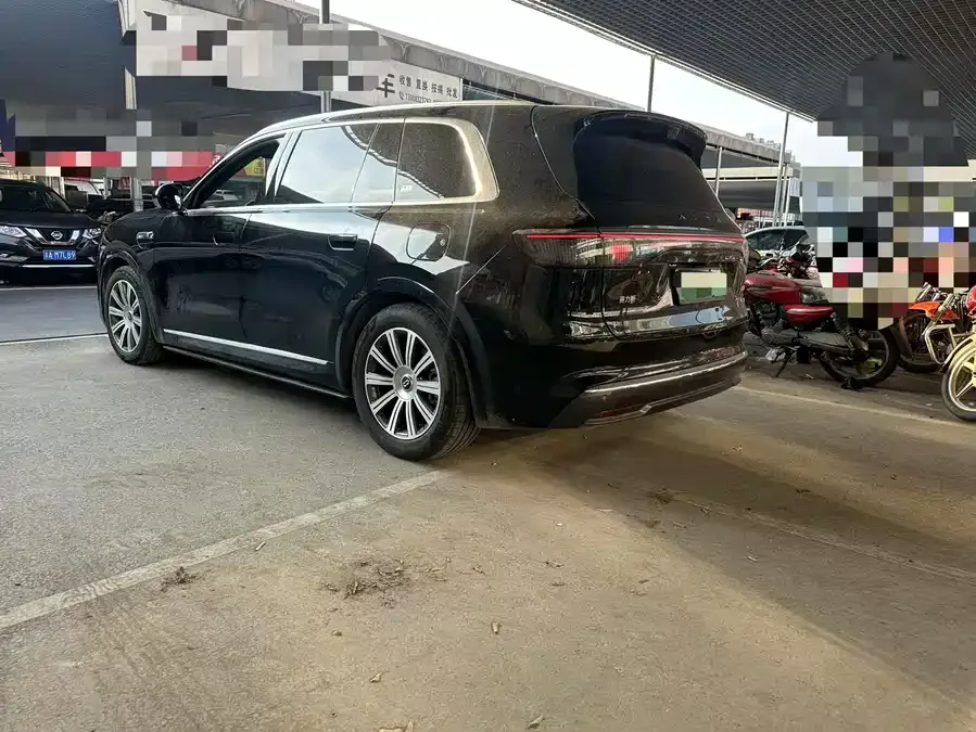 AITO M8 Wenjie M8 2025 Pure Electric Max+ Six-Seat Long Range Version (192-line LiDAR) 2026 — миниатюра 3
