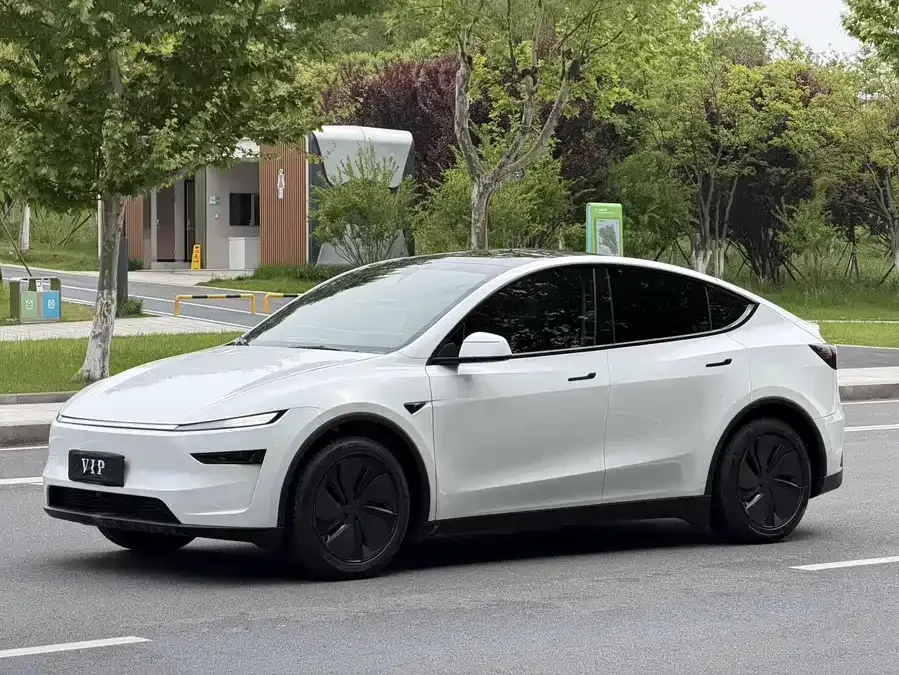 Tesla Model Y 2026