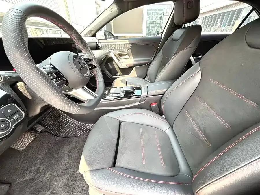 Mercedes-Benz Class A Mercedes-Benz A-Class 2023 A 200 L Fashion Edition 2023 — миниатюра 2