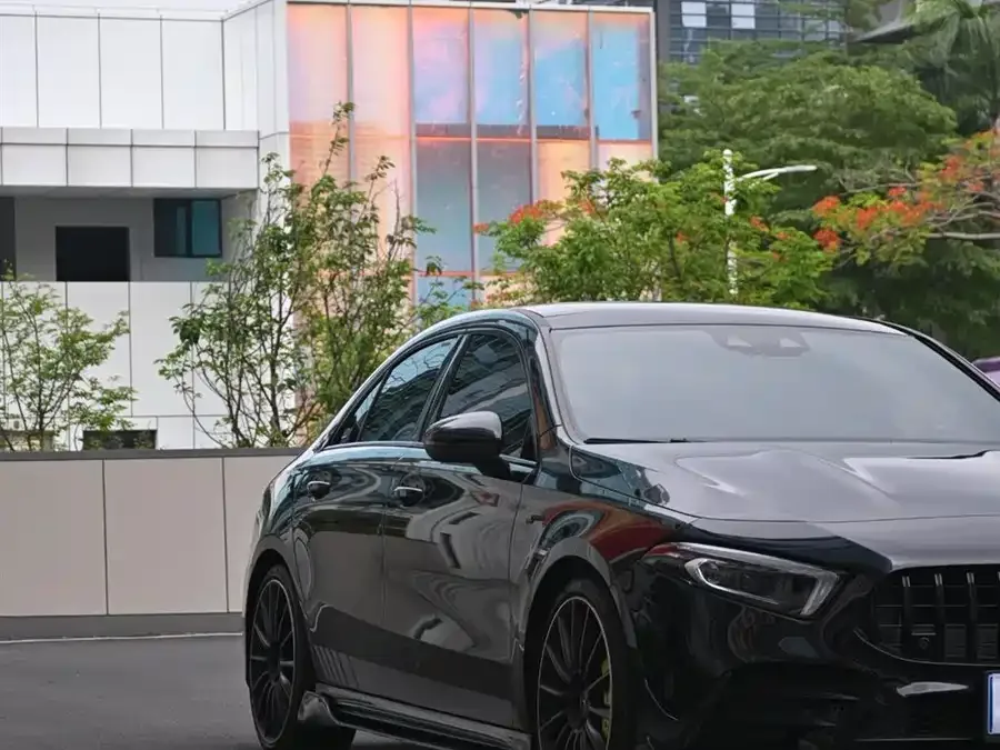 Mercedes-Benz A-Class AMG Mercedes-Benz A-Class AMG 2023 AMG A 35 L 4MATIC 2023 — миниатюра 3