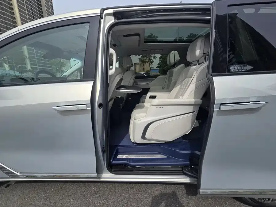 Buick GL8 New Energy 2024 Lu Zun Luxury Edition 7 Seats 2024 — миниатюра 2