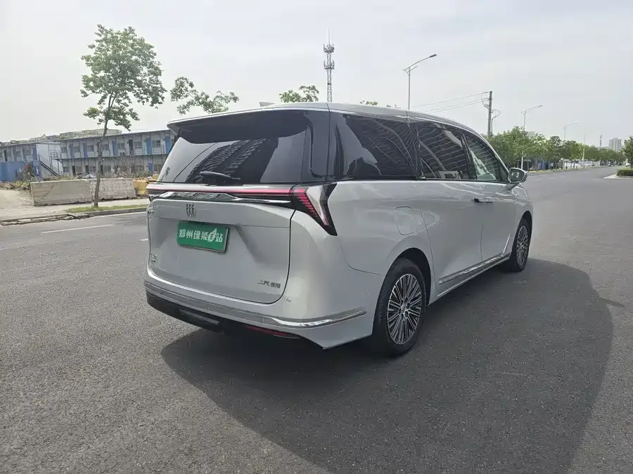 Buick GL8 New Energy 2024 Lu Zun Luxury Edition 7 Seats 2024 — миниатюра 3