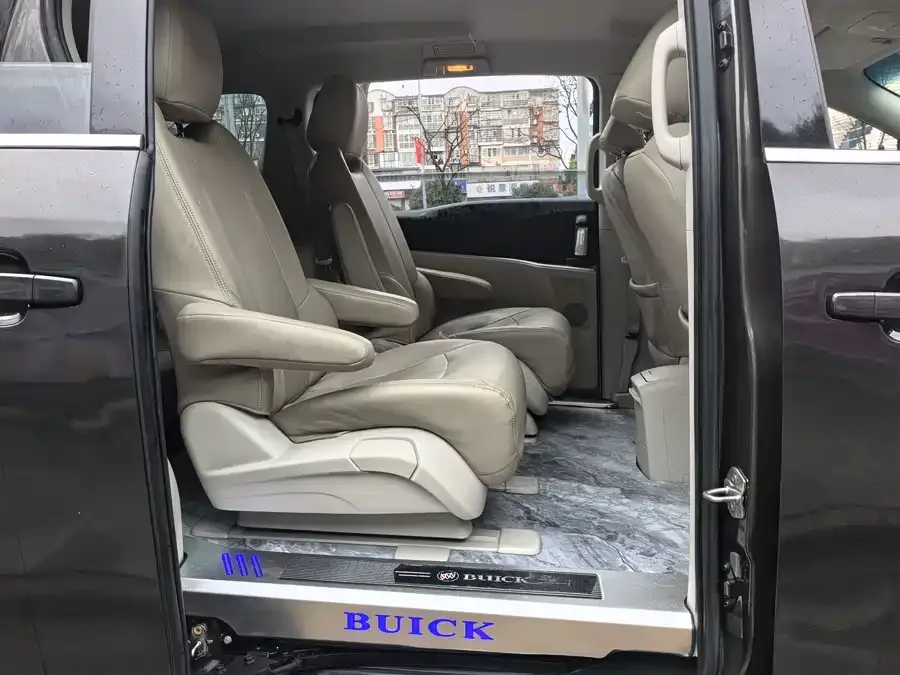 Buick GL8 2022 Land Business Class 652T Comfort Edition 2022 — миниатюра 3